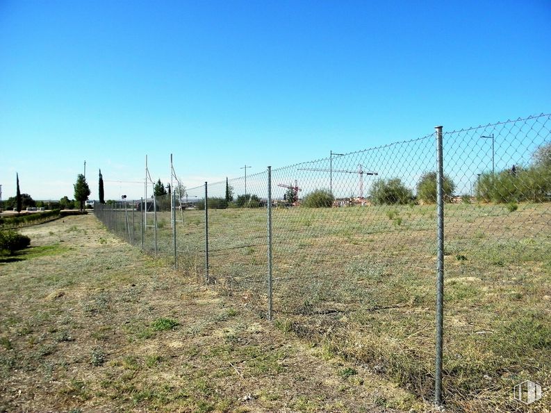 Suelo en alquiler en El Encinar, Boadilla del Monte, Madrid, 28660 con cielo, planta, valla, árbol, lote de tierra, cercas de alambre, paisaje natural, malla, hierba y zona rural alrededor