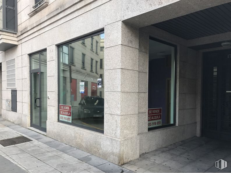 Local en alquiler y venta en Calle Córdoba, 13, San Fernando de Henares, Madrid, 28830 con ventana, puerta, edificio, accesorio, superficie de carretera, acera, fuente, fachada, carretera y material compuesto alrededor