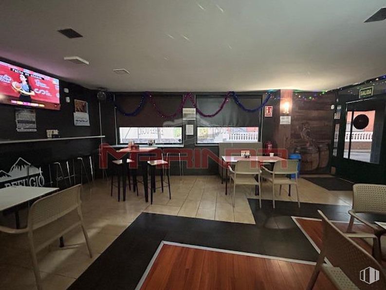 Retail for sale at Centro, Seseña, Toledo, 45223 with television, chair, furniture, kitchen & dining room table, flooring, floor, table, restaurant, ceiling and display device around