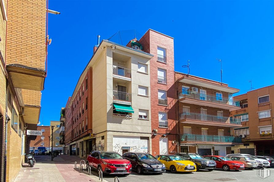 Local en venta en Calle Rivas, 3, Coslada, Madrid, 28820 con coche, edificio, rueda, vehículo terrestre, neumático, cielo, vehículo, ventana, diseño urbano y barrio alrededor