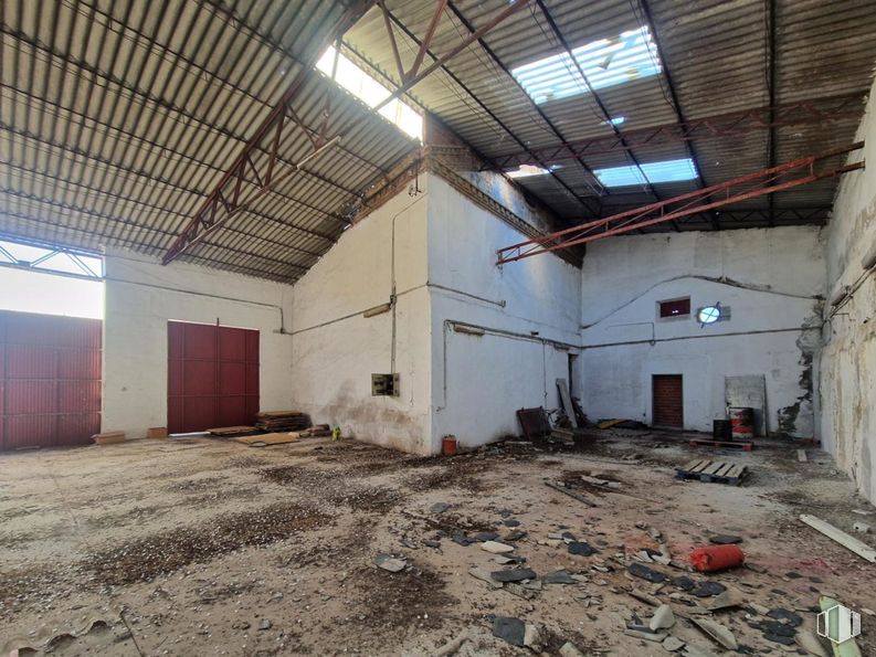 Industrial for sale at Calle Gibraltar Español, Torrijos, Toledo, 45500 with door, wood, floor, hall, flooring, beam, urban area, concrete, ceiling and roof around