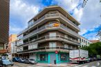 Retail for sale at Calle Lorenzo González, Ciudad Lineal, Madrid, 28017 with car, building, truck, cloud, sky, property, tire, wheel, vehicle and window around