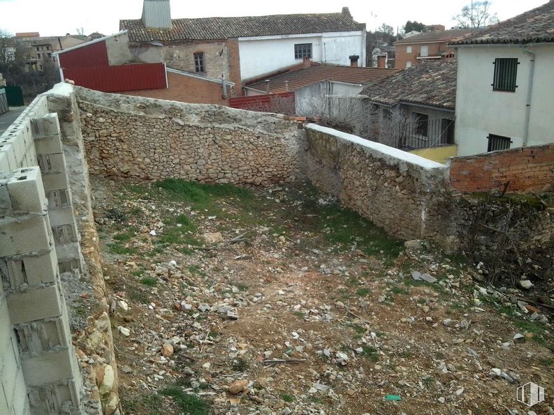 Land for sale at La Balsa, Cifuentes, Guadalajara, 19420 with house, window, building, plant, land lot, brickwork, brick, landscape, slope and sky around