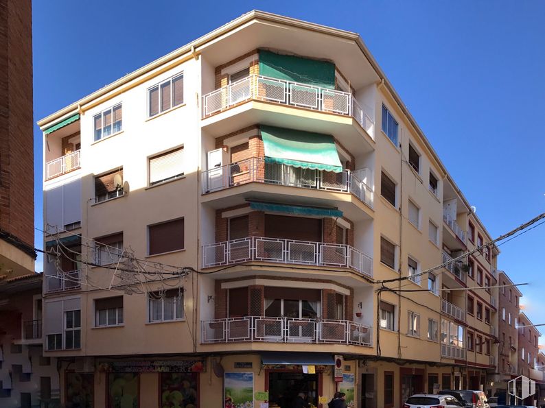 Retail for rent at Calle Doctor Fleming, 6, Guadalajara, 19003 with building, sky, window, property, urban design, condominium, neighbourhood, residential area, tower block and material property around