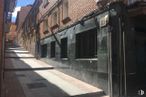 Retail for sale at Calle Doctor Benito Hernando, 16, Guadalajara, 19001 with window, building, road surface, wood, door, house, alley, tints and shades, road and facade around