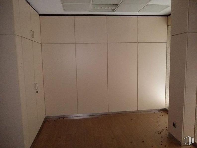 Retail for sale at Calle Toledo, 5, Getafe, Madrid, 28901 with wood, floor, wall, flooring, wood stain, hardwood, fixture, plywood, ceiling and plaster around