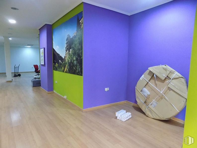 Retail for sale & for rent at Zona Centro, Cuenca, 16004 with lighting, property, purple, building, wood, flooring, floor, paint, real estate and hardwood around