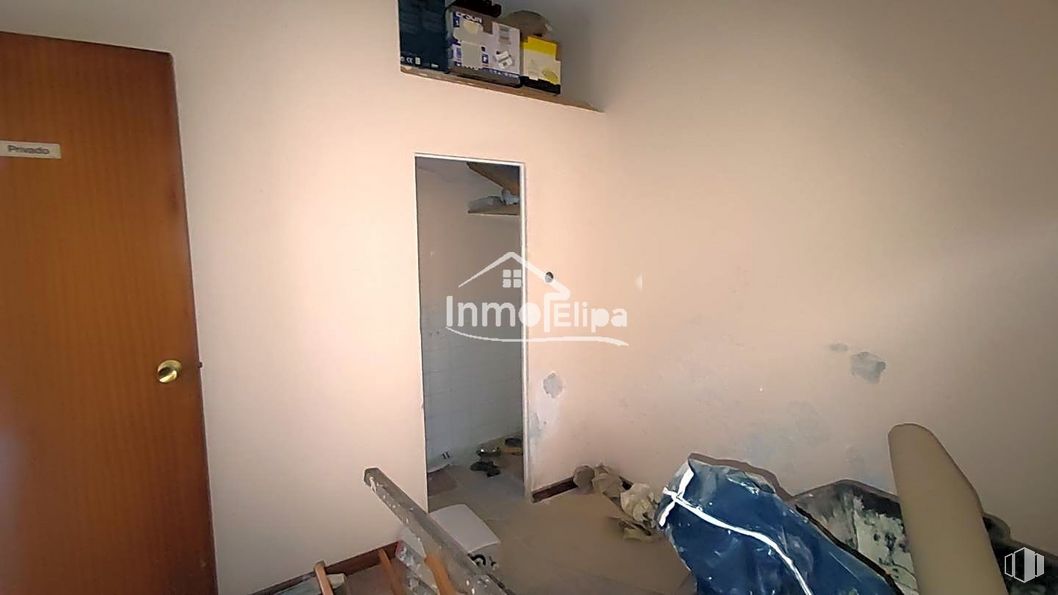 Local en venta en Calle Luis Piernas, Ciudad Lineal, Madrid, 28017 con puerta, edificio, madera, suelo, suelos, pared, accesorio, casa, madera dura y techo alrededor