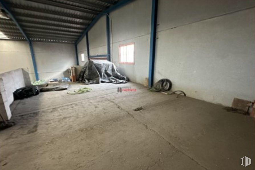 Industrial for sale at Zona industrial, Gerindote, Toledo, 45518 with floor, flooring, wood, fixture, composite material, building material, ceiling, room, concrete and event around