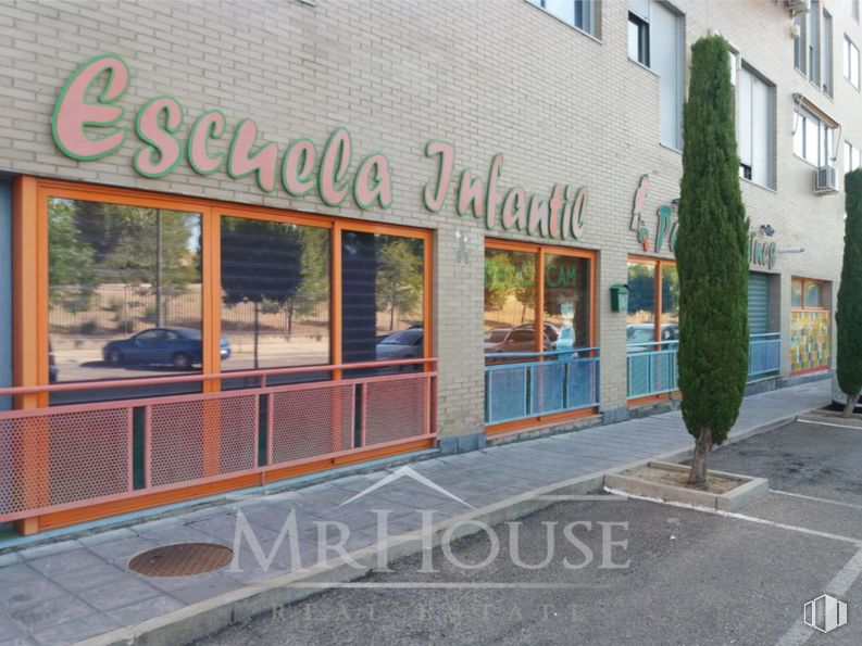 Retail for sale & for rent at Calle Estrella Antares, Parla, Madrid, 28980 with commercial building around