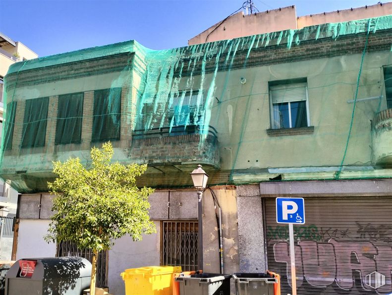 Suelo en venta en Calle María Bosch, 7, Puente de Vallecas, Madrid, 28053 con ventana, coche, durante el día, propiedad, cielo, edificio, arquitectura, barrio, planta y contenedor de basura alrededor