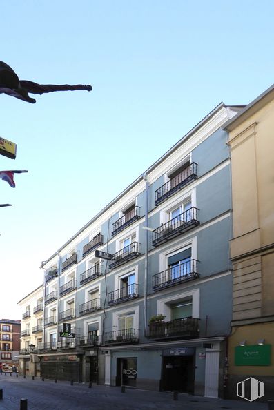 Retail for sale at Distrito centro, Centro, Madrid, 28012 with building, sky, window, urban design, street light, tower block, house, condominium, facade and city around