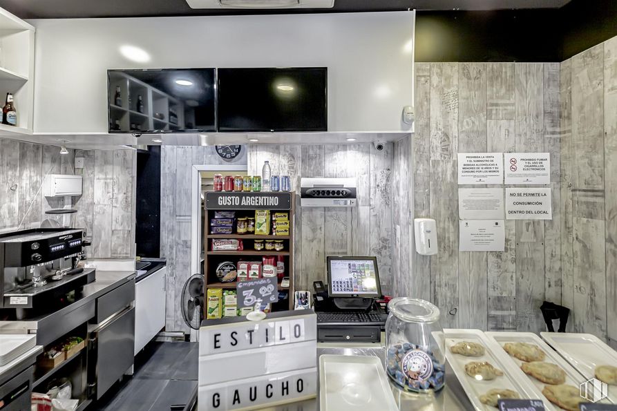 Local en alquiler y venta en Calle José Abascal, Chamberí, Madrid, 28003 con ebanistería, productos envasados, propiedad, edificio, estante, alumbrado, interiorismo, estantería, suelo y vajilla alrededor