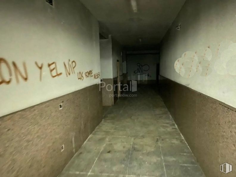 Retail for sale at Calle Manzanar, Recas, Toledo, 45211 with building, architecture, grey, floor, fixture, handwriting, composite material, flooring, concrete and space around