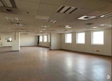 Industrial for sale & for rent at Calle Reyes Católicos, 18, Alcobendas, Madrid, 28108 with window, building, hall, flooring, ceiling, fixture, event, glass, room and daylighting around