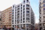 Office for rent at Calle Gran Vía, 67, Centro, Madrid, 28013 with building, daytime, property, window, sky, fixture, cloud, urban design, tower block and condominium around