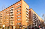 Retail for rent at Calle Parque Bujaruelo, Alcorcón, Madrid, 28924 with building, sky, wheel, car, property, window, tire, street light, tower block and condominium around