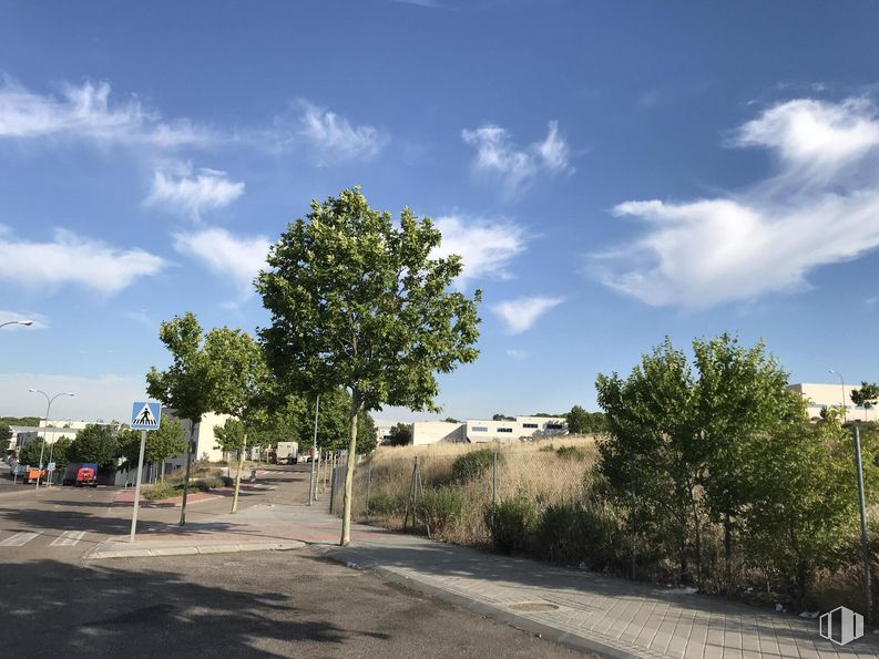 Land for sale at Calle Miguel Servet, s/n, Arroyomolinos, Madrid, 28939 with cloud, sky, plant, road surface, asphalt, land lot, tree, natural landscape, shade and cumulus around