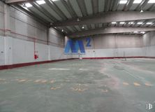 Industrial for rent at Polígono industrial empresarial Andalucía, Pinto, Madrid, 28320 with field house, building, sport venue, asphalt, composite material, concrete, flooring, sports, hall and ceiling around