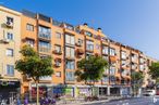 Retail for sale at Calle General Ricardos, Carabanchel, Madrid, 28019 with building, sky, daytime, property, window, wheel, tree, tire, plant and urban design around