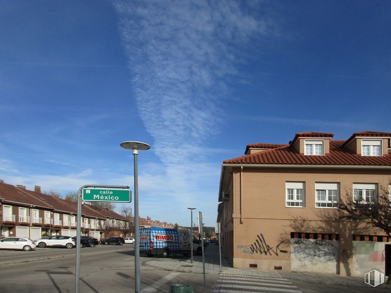 Local en alquiler en Paseo Descubrimiento, San Martín de la Vega, Madrid, 28330 con edificio, luz de la calle, nube, cielo, propiedad, ventana, rueda, superficie de carretera, vehículo y diseño urbano alrededor