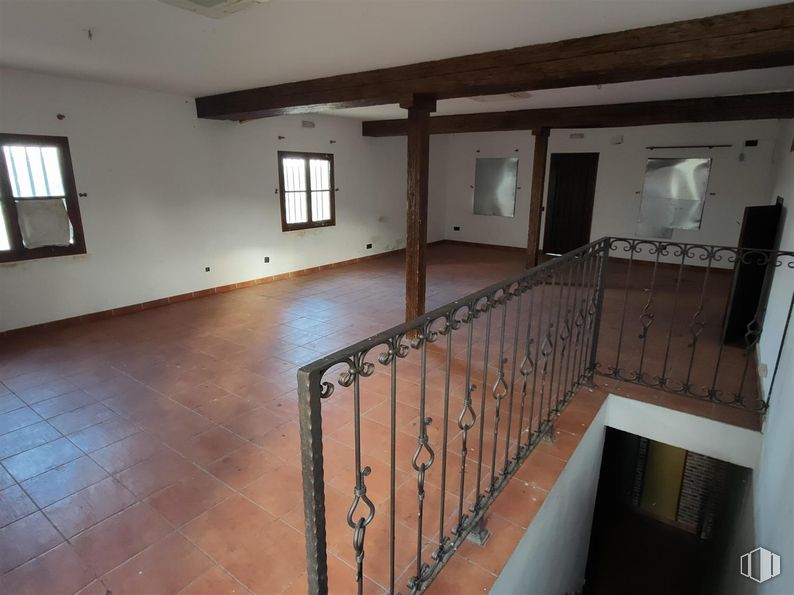 Local en venta en Carretera M-311, Chinchón, Madrid, 28370 con ventana, propiedad, accesorio, madera, interiorismo, suelos, suelo, tinte para madera, hall y inmobiliario alrededor