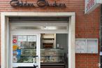 Retail for rent at Calle Granada, Retiro, Madrid, 28007 with door, facade, gas, font, building, brick, wood, brickwork, fixture and retail around