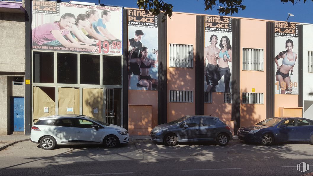 Nave en alquiler en Calle Tres de Abril, 3, Torrejón de Ardoz, Madrid, 28850 con coche, persona, parte superior, rueda, neumático, vehículo terrestre, vehículo, vehículo de motor, diseño automovilístico y iluminación del automóvil alrededor