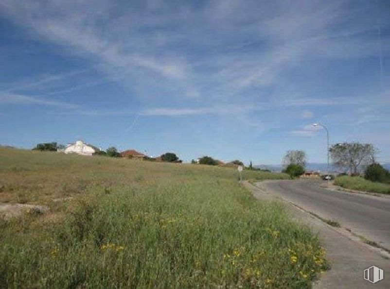 Land for sale at Calle Mérida Enclaves Coto, El Casar, Guadalajara, 19170 with cloud, sky, plant, natural landscape, land lot, tree, grass, grassland, plain and cumulus around