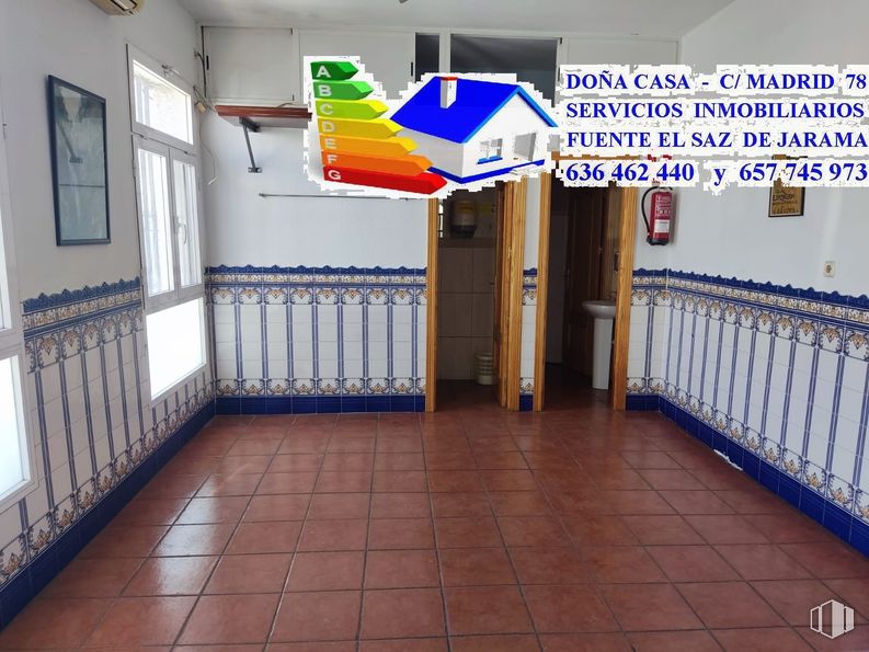 Local en alquiler y venta en Calle Talamanca, 15, Fuente el Saz de Jarama, Madrid, 28140 con ventana, suelo, piso, marco, accesorio, madera, techo, evento, azul eléctrico y bandera alrededor