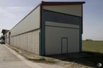 Nave en venta en Polígono Industrial Cantalejo, Cantalejo, Segovia, 40320 con puerta, casa, cielo, propiedad, edificio, sombra, madera, nube, asfalto y fachada alrededor