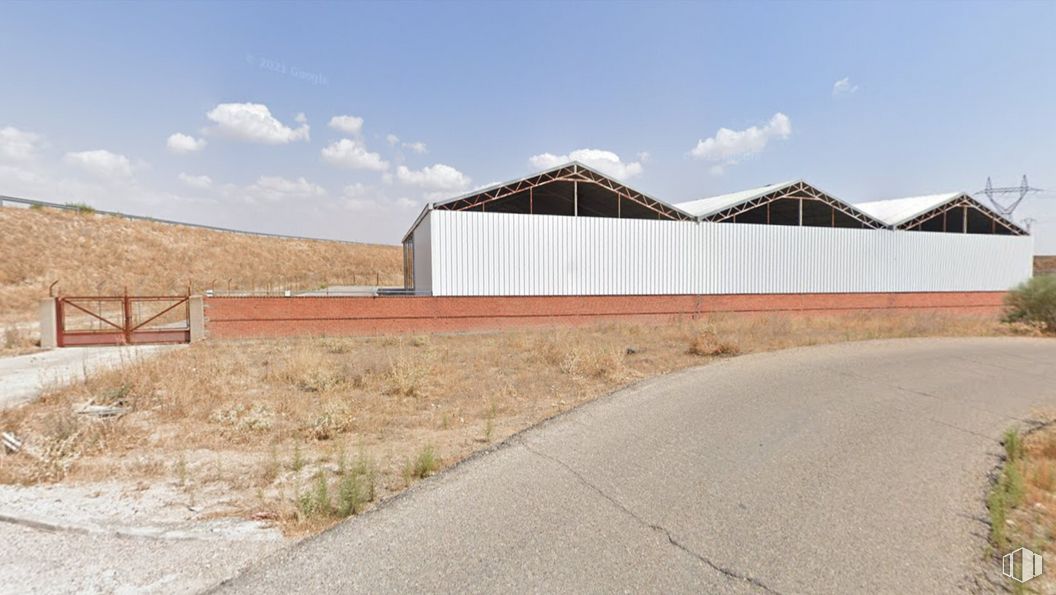 Industrial for sale at Carretera Madrid - Toledo, kilómetro 57, Olías del Rey, Toledo, 28907 with building, sky, cloud, plant, road surface, asphalt, land lot, composite material, landscape and real estate around