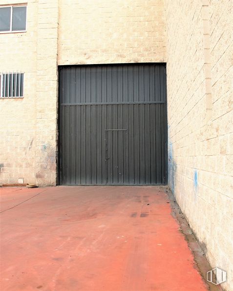 Nave en alquiler y venta en Calle Atenas, 11, Torres de la Alameda, Madrid, 28813 con código de barras 1d, ventana, azur, accesorio, madera, superficie de carretera, puerta, asfalto, material compuesto y albañilería alrededor