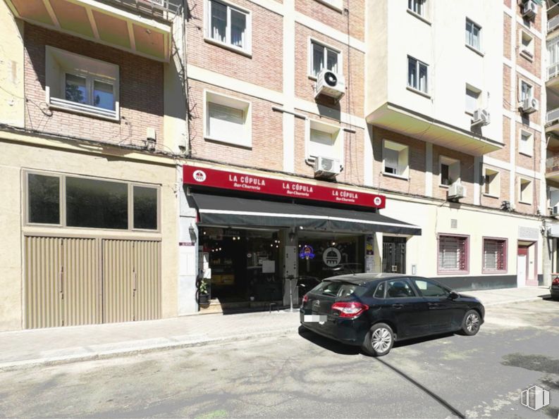 Local en alquiler en Calle Virgen de Nuria, Ciudad Lineal, Madrid, 28027 con coche, ventana, luz de estacionamiento, neumático, rueda, vehículo terrestre, vehículo, edificio, exterior del automóvil y barrio alrededor