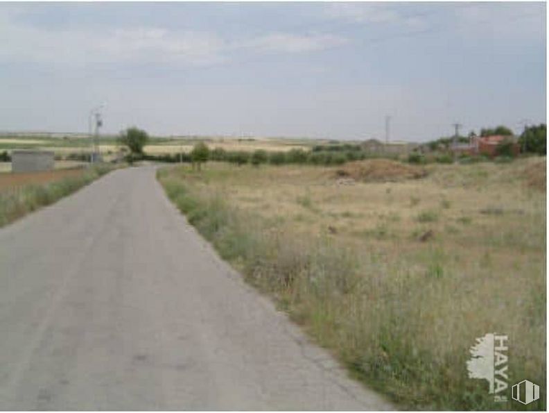 Land for sale at Calle Tejera, 13, Cabezamesada, Toledo, 45890 with sky, cloud, plant, ecoregion, plant community, natural landscape, land lot, road surface, asphalt and grass around