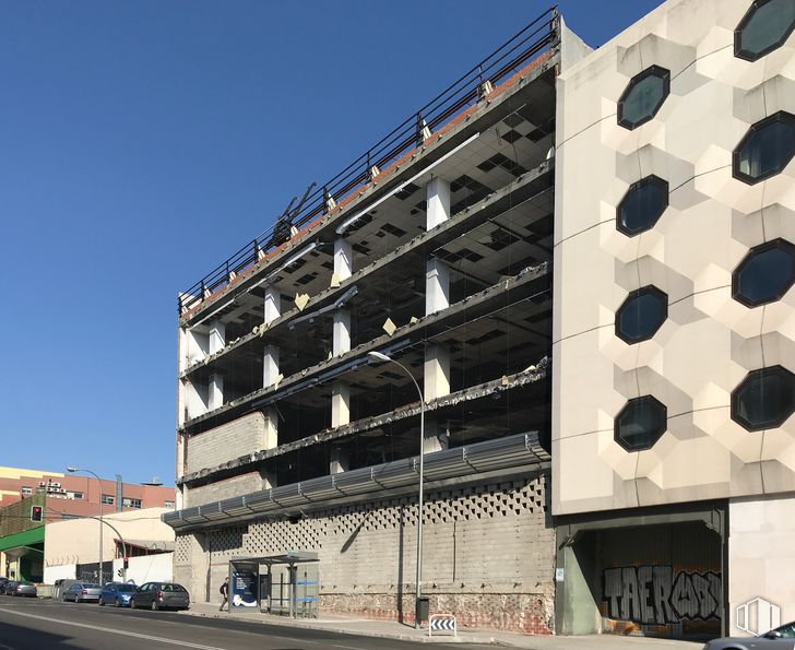 Oficina en alquiler y venta en Calle Emilio Muñoz, 21, San Blas - Canillejas, Madrid, 28037 con edificio, cielo, propiedad, arquitectura, diseño urbano, bloque de pisos, condominio, línea, fachada y vecindario alrededor