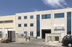 Industrial for sale at Calle Empleo, Getafe, Madrid, 28906 with window, building, car, tire, sky, cloud, vehicle, urban design, neighbourhood and residential area around