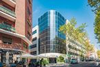 Office for rent at Edificio Infanta Mercedes 31, Calle Infanta Mercedes, 31, Tetuán, Madrid, 28020 with building, car, sky, daytime, property, window, condominium, urban design, tower block and tree around