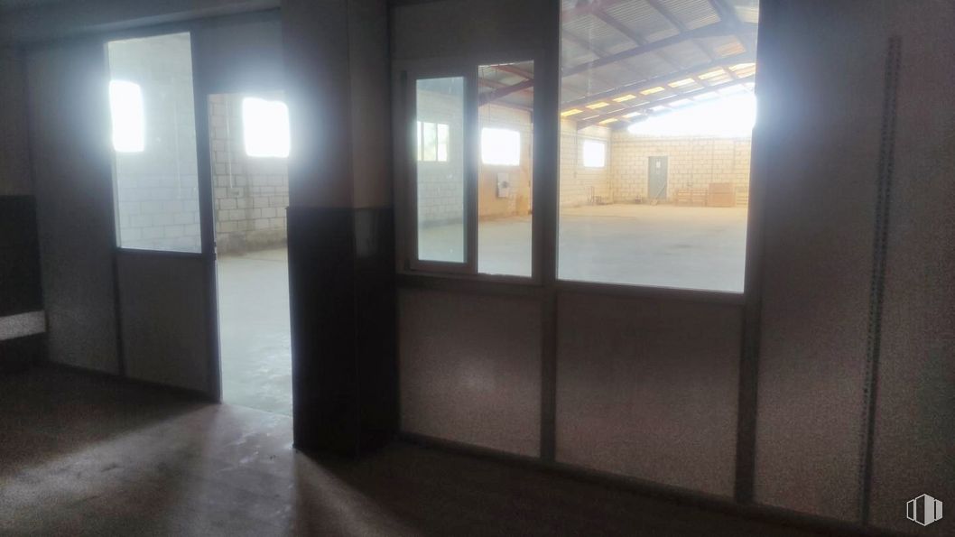 Industrial for sale at Casco urbano, Turleque, Toledo, 45789 with fixture, floor, flooring, shade, hall, tints and shades, wood, automotive exterior, glass and composite material around