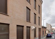 Land for sale at Calle Adrián Nodal, Bargas, Toledo, 45593 with car, window, door, window blind, house, building, wood, sky, cloud and urban design around