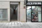 Local en alquiler en Calle Perseo, 21, Móstoles, Madrid, 28938 con persiana de la ventana, puerta, edificio, accesorio, gas, fachada, superficie de la carretera, ciudad, acera y fuente alrededor