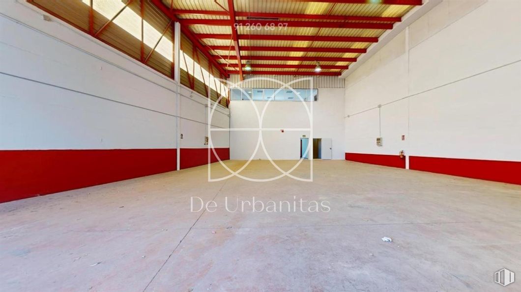 Industrial for sale & for rent at Poligono Rompecubas, Valdemoro, Madrid, 28341 with composite material, paint and daylighting around