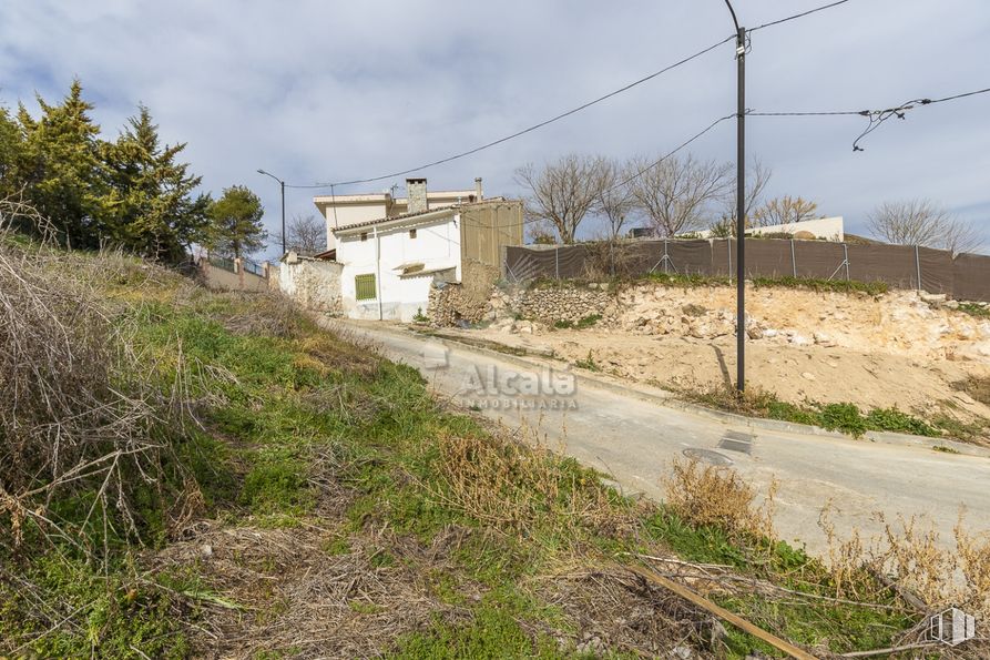 Suelo en venta en Calle Pocillo, Carabaña, Madrid, 28560 con casa, nube, cielo, planta, comunidad vegetal, árbol, lote de terreno, pendiente, luz de la calle y electricidad alrededor