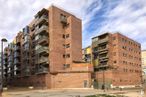 Retail for sale at Avenida Mariano Moreno el Musico, Getafe, Madrid, 28907 with building, sky, cloud, window, plant, tower block, urban design, tree, condominium and residential area around