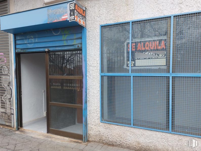 Local en alquiler y venta en Plaza Melendra, 2, Fuenlabrada, Madrid, 28944 con pared, material compuesto, puerta, metal, hierro, vidrio, hormigón, material de construcción, pintura y acero alrededor