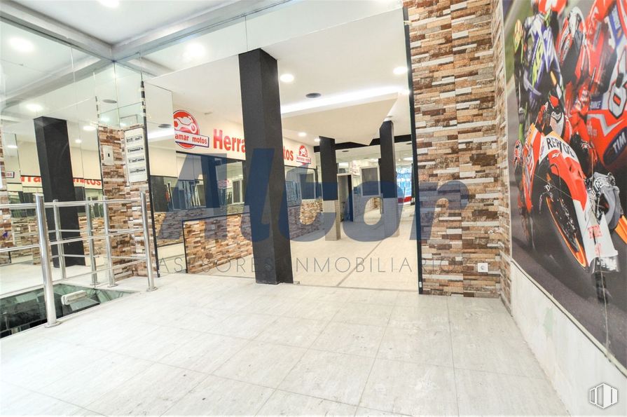 Local en venta en Calle Galileo, Chamberí, Madrid, 28015 con interiorismo, diseño automovilístico, pared, arte, suelos, fachada, techo, rueda, evento y marco alrededor