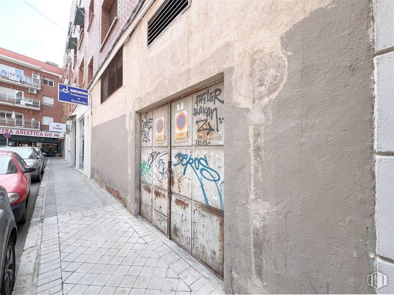 Local en alquiler en Calle Bormonia, San Blas - Canillejas, Madrid, 28037 con coche, neumático, rueda, edificio, ventana, vehículo, superficie de la carretera, iluminación del automóvil, arte y barrio alrededor