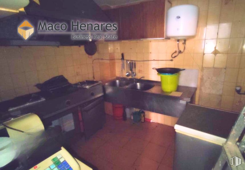 Local en venta en Calle Granados, 16 DUPLICADO, Torrejón de Ardoz, Madrid, 28850 con encimera, cocina, aparato de cocina, fregadero, fontanería, fregadero, electrodoméstico, accesorios de fontanería, grifo y cocina alrededor