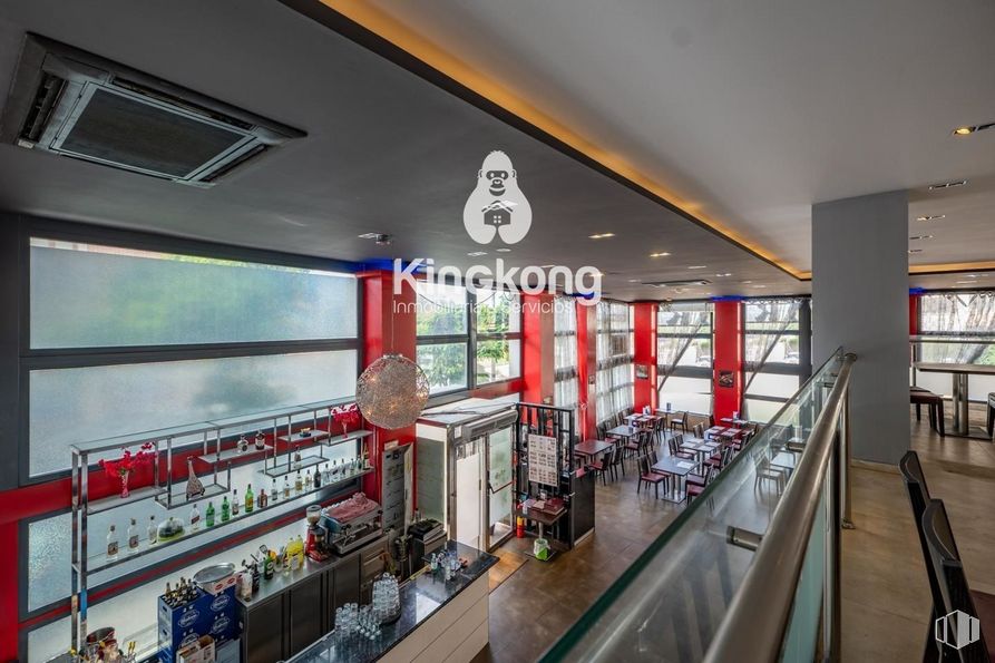 Retail for sale at Zona Carrefour Ávila, Ávila, 28005 with window, chair, building, interior design, shelf, retail, shelving, publication, ceiling and television around