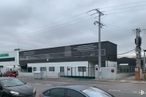 Nave en venta en Polígono Industrial Nuestra Señora de Butarque, Leganés, Madrid, 28914 con coche, edificio, luz de estacionamiento, nube, cielo, rueda, vehículo, neumático, matrícula del vehículo y vehículo de motor alrededor